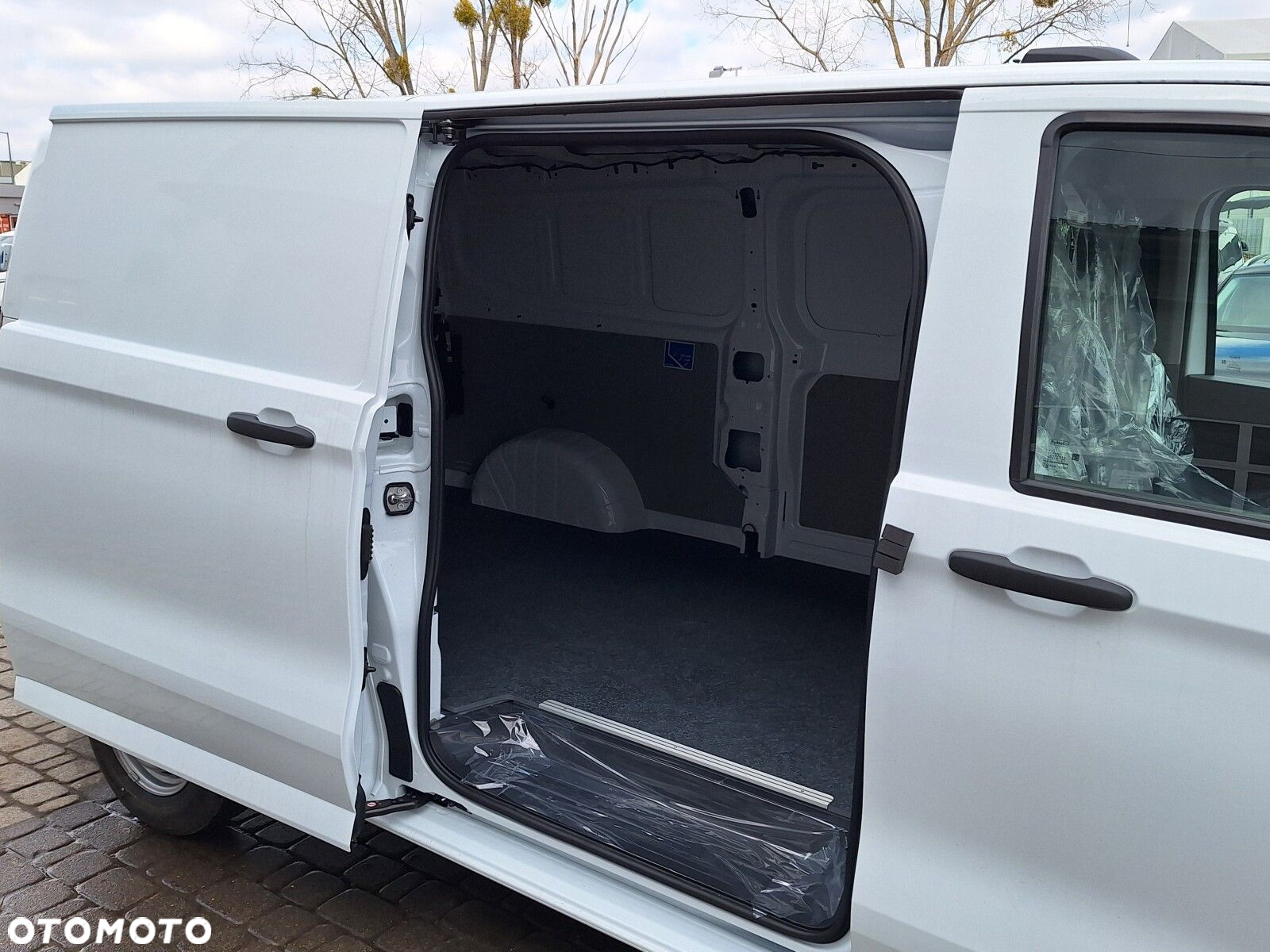 Volkswagen Transporter Furgon, 2,0TDI 150KM, 6-bieg.manualna, r.o :3500 mm - 21