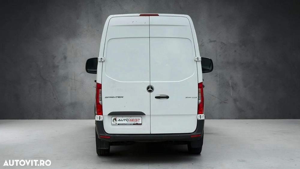 Mercedes-Benz Sprinter - 6