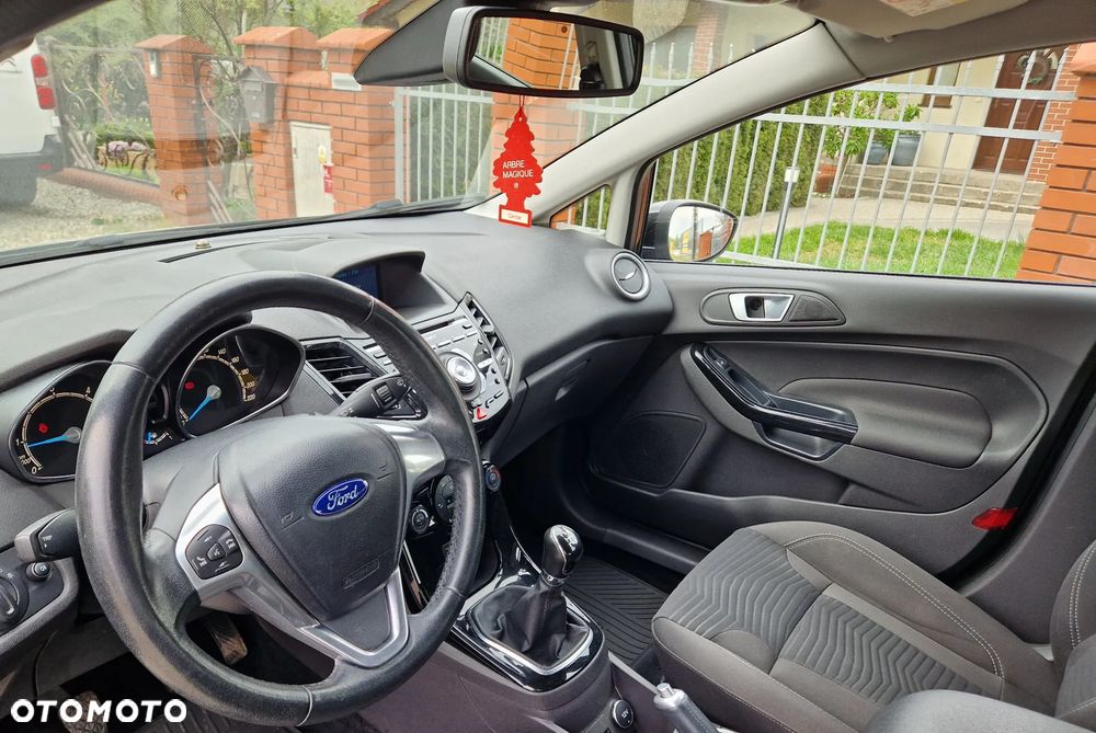 Ford Fiesta 1.6 TDCi DPF Titanium - 13