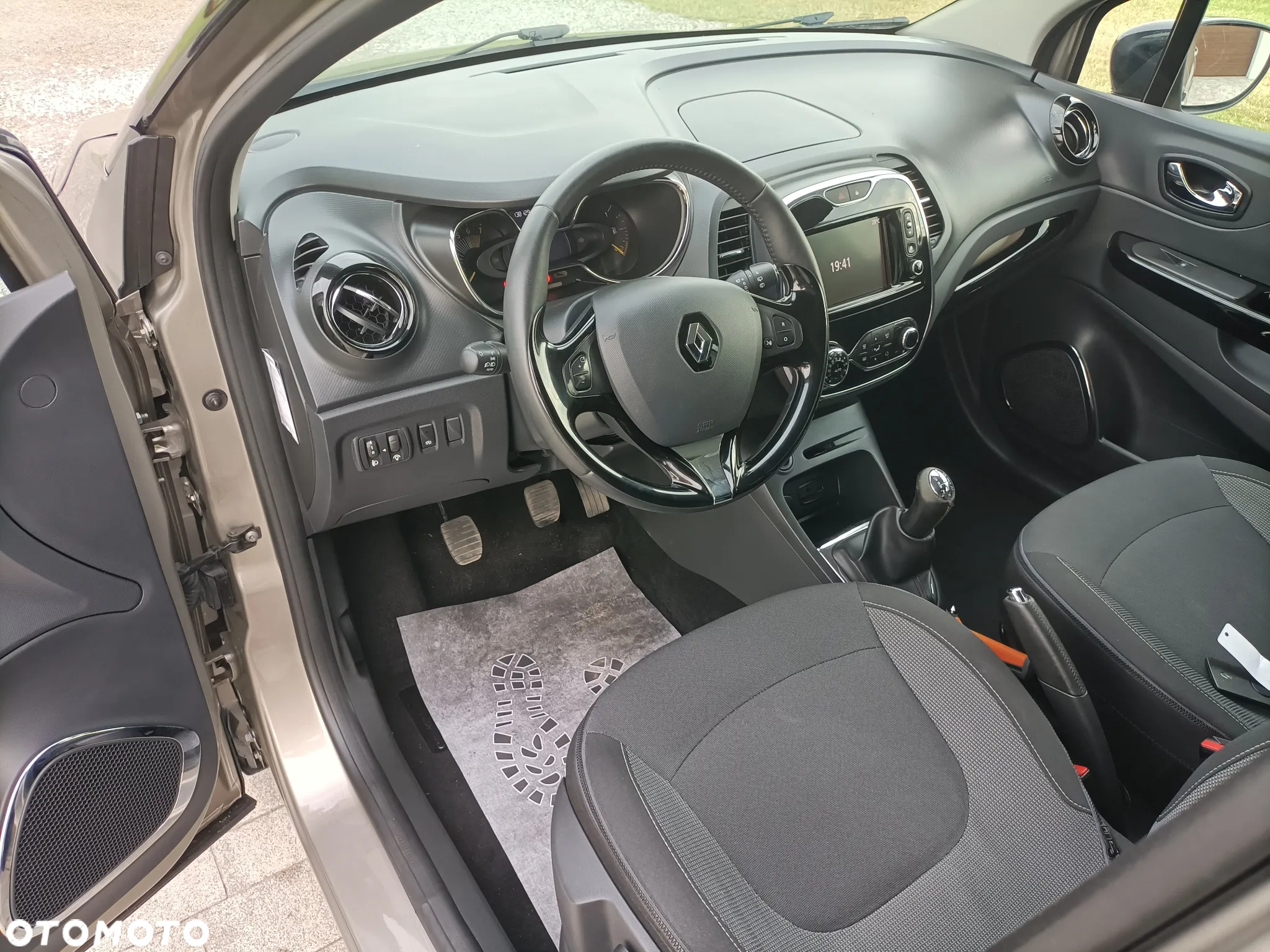 Renault Captur - 21