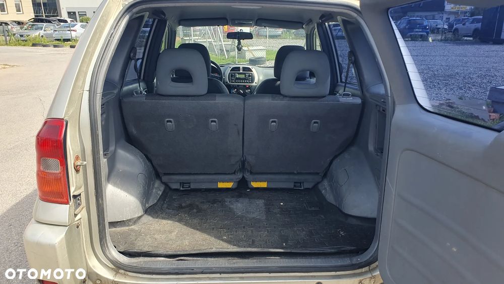 Toyota RAV4 D-4D 4x4 - 11