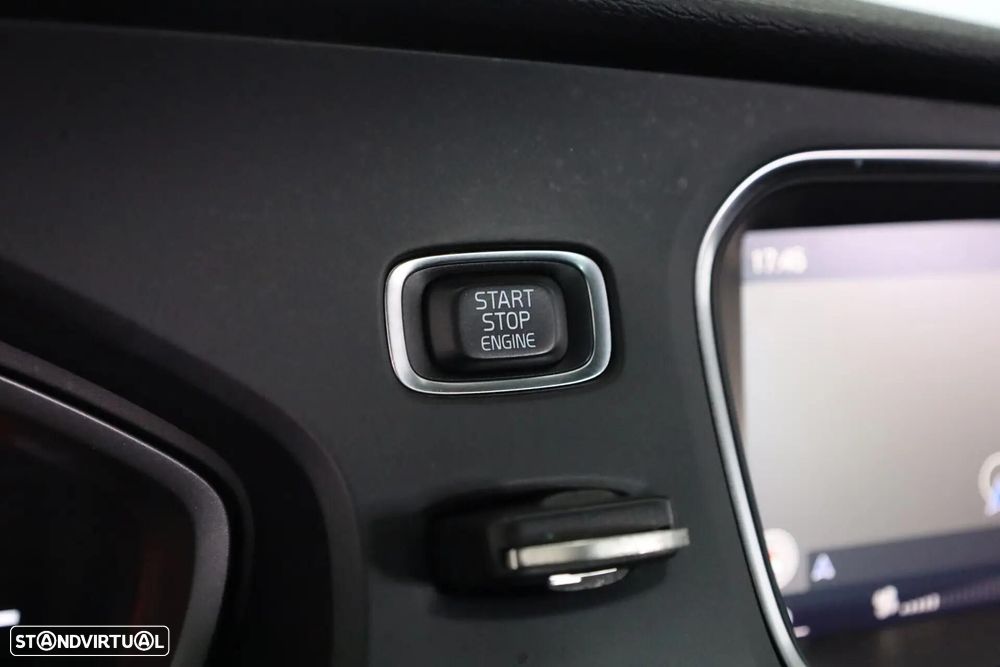 Volvo V40 2.0 D3 Momentum - 36