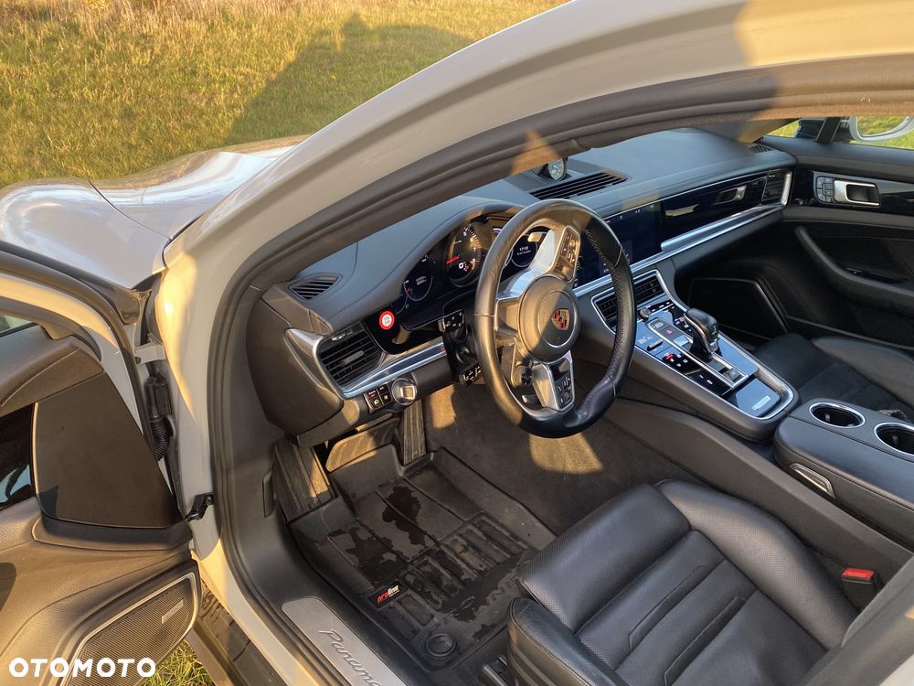 Porsche Panamera 4 - 7