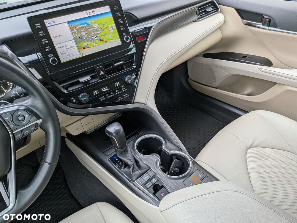 Toyota Camry 2.5 Hybrid Executive CVT - 20