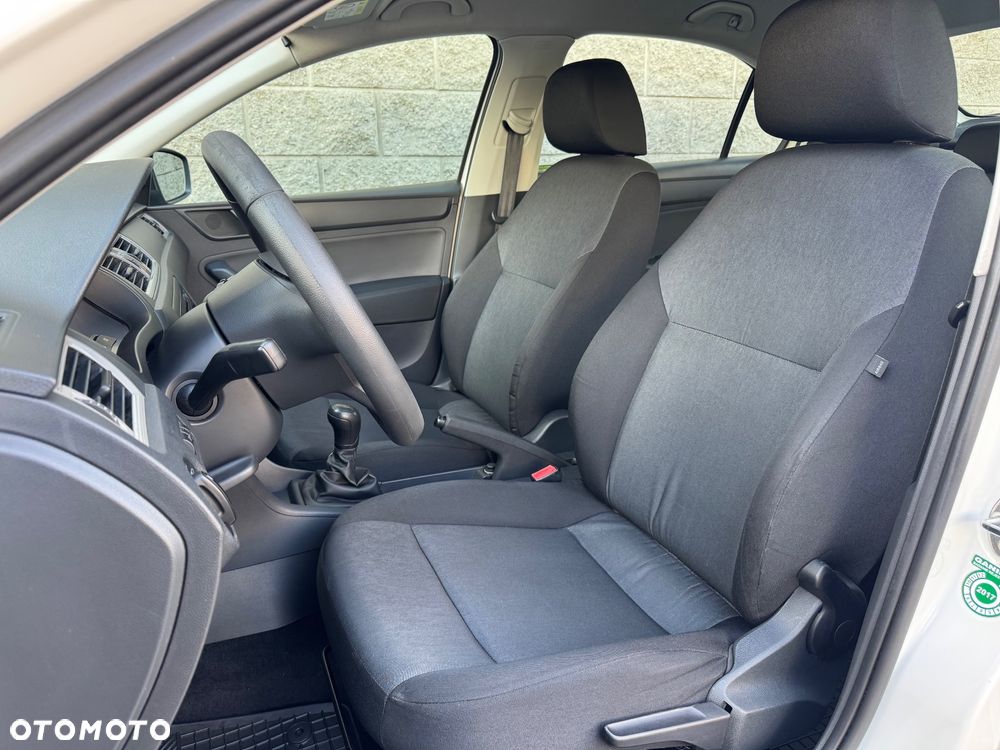 Skoda RAPID 1.2 Active - 17