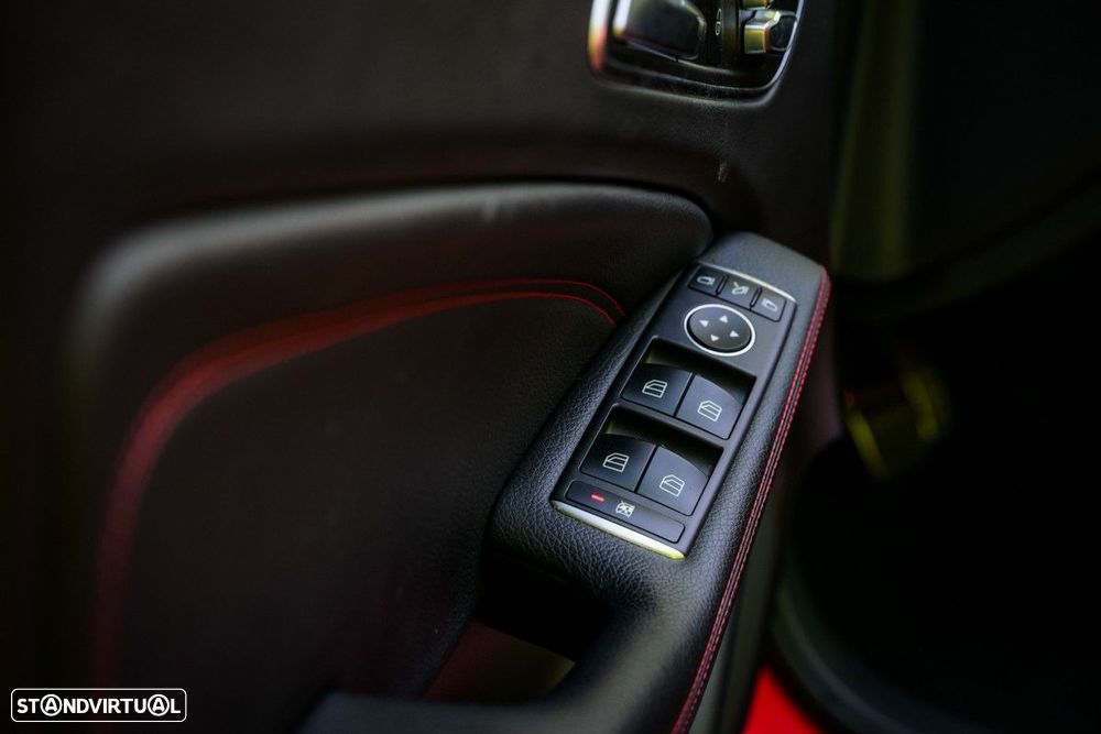 Mercedes-Benz A 45 AMG 4-Matic - 36