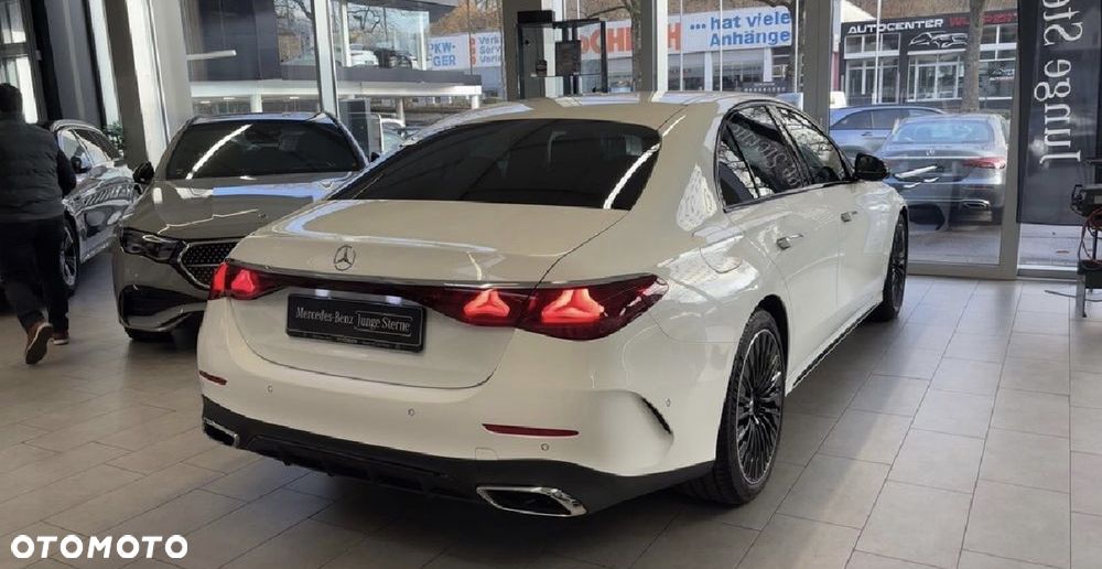 Mercedes-Benz Klasa E 220 d mHEV AMG 9G-Tronic - 28