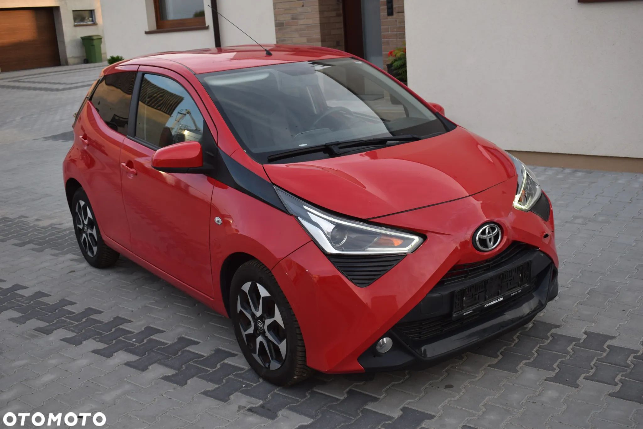 Toyota Aygo 1.0 VVT-i Color Edition - 1