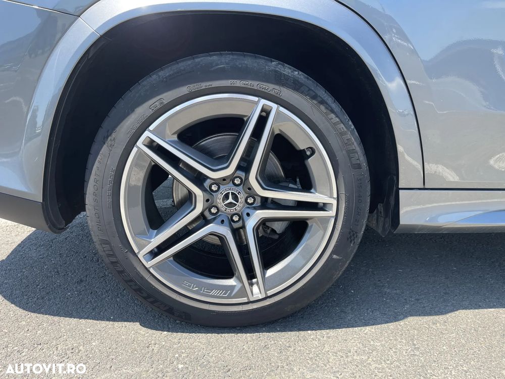 Mercedes-Benz GLS - 32