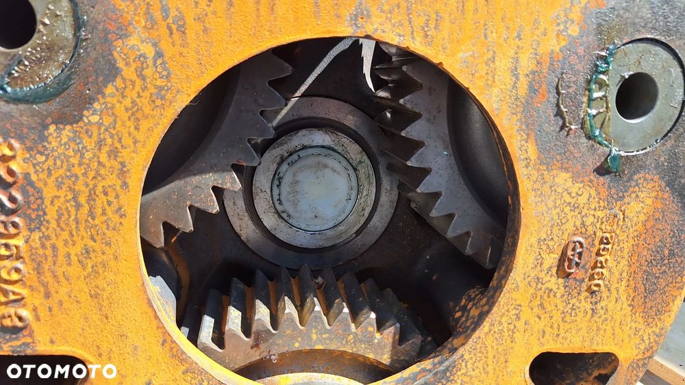 półoś obudowa 300578a4 322959a8osi przedniej mostu 86985668r case steiger 435 530 stx 450 500 - 6