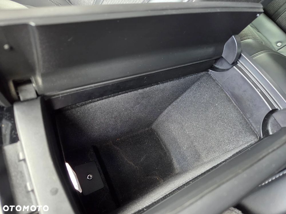 Peugeot 508 BlueHDi 130 EAT8 Allure - 33