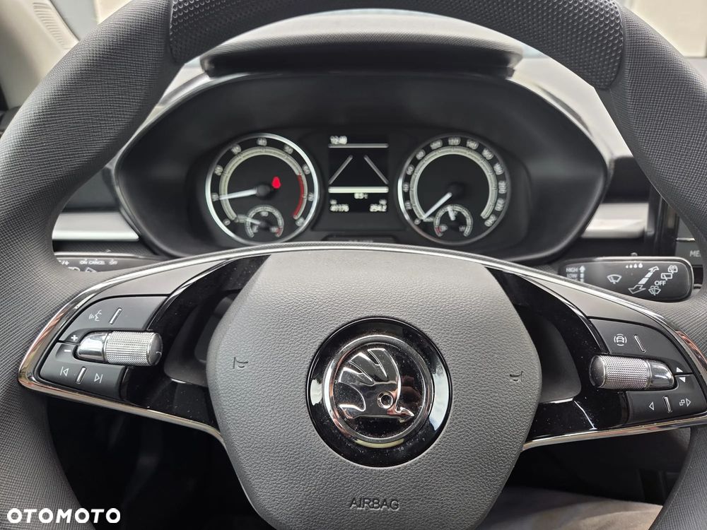 Skoda Fabia 1.0 TSI Style Color - 6