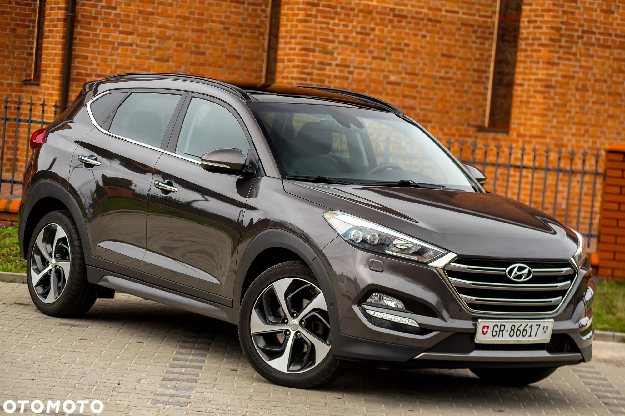 Hyundai Tucson 2.0 CRDi 4WD Automatik Passion Plus - 2