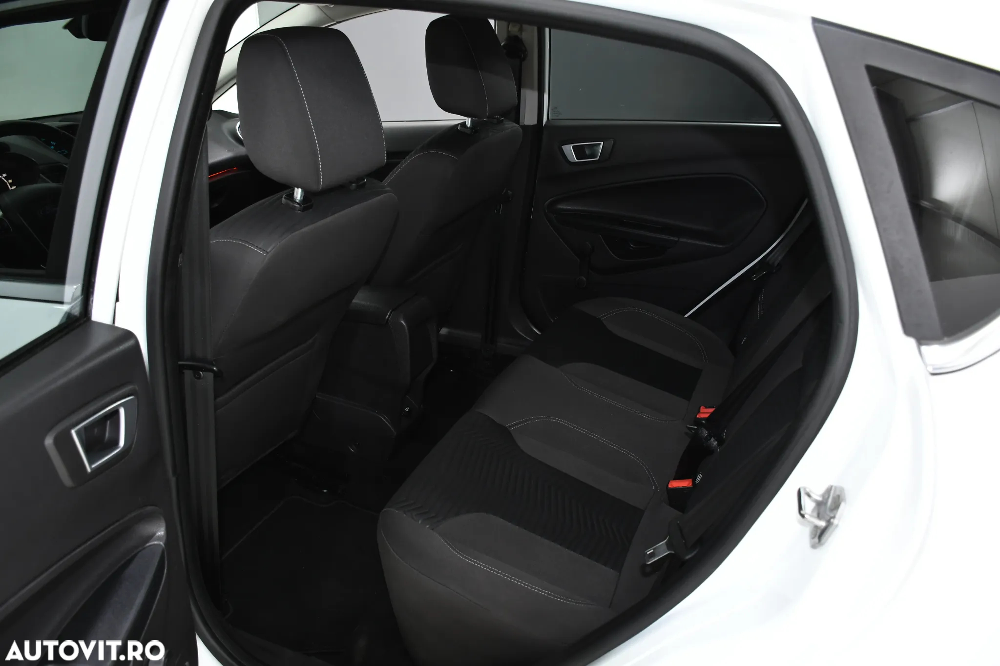 Ford Fiesta 1.0 EcoBoost S&S Aut. ACTIVE - 17