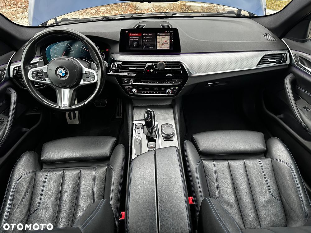 BMW Seria 5 530d xDrive Touring - 26