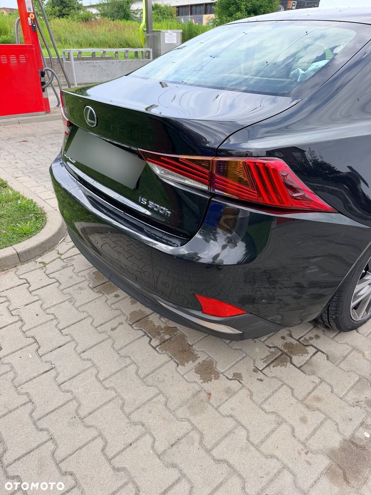 Lexus IS 300h Elegance - 10
