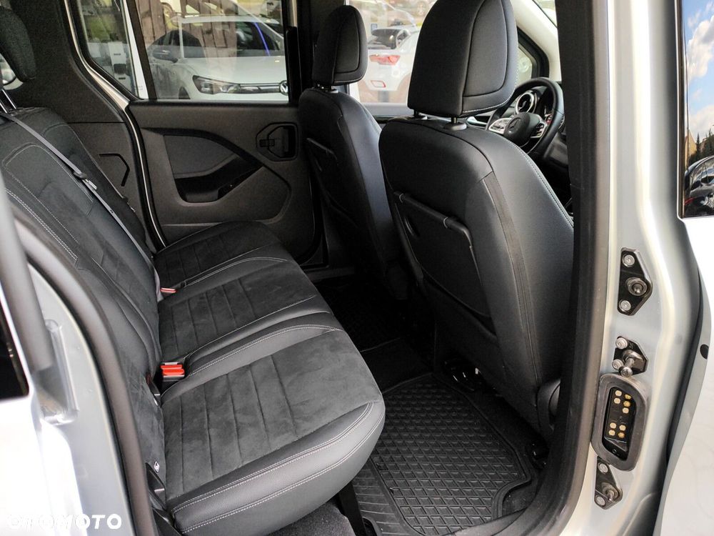 Mercedes-Benz Klasa T 180 d Style - 15