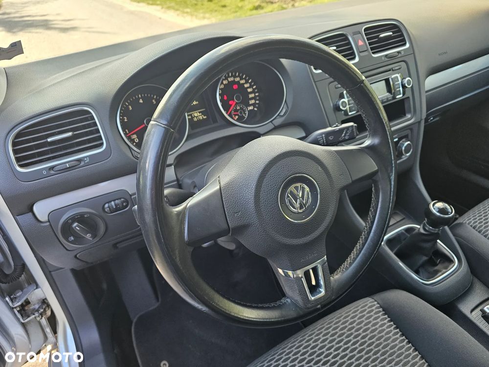 Volkswagen Golf - 10