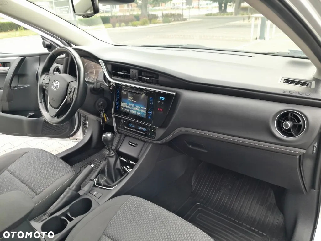 Toyota Corolla 1.6 Comfort - 14