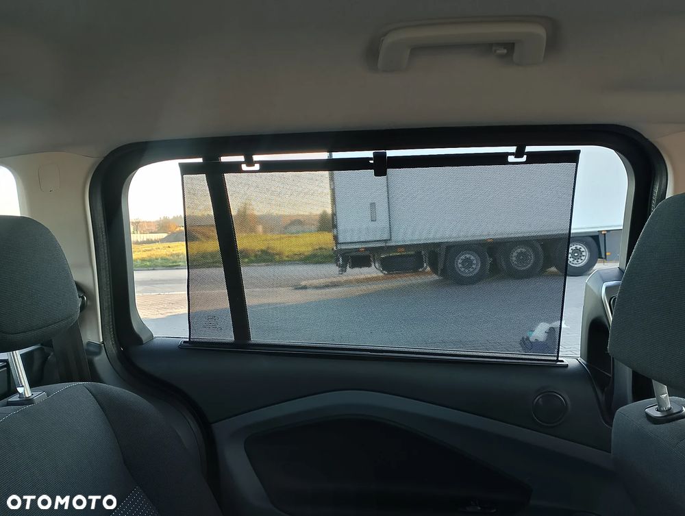 Ford Grand C-MAX - 17