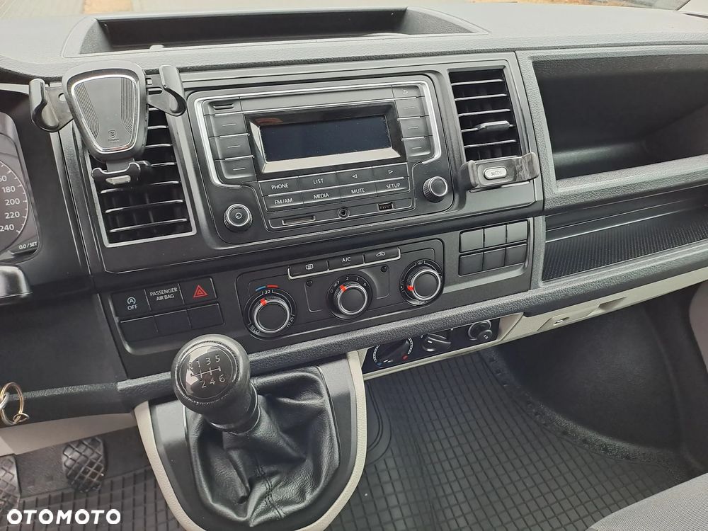Volkswagen Transporter - 11