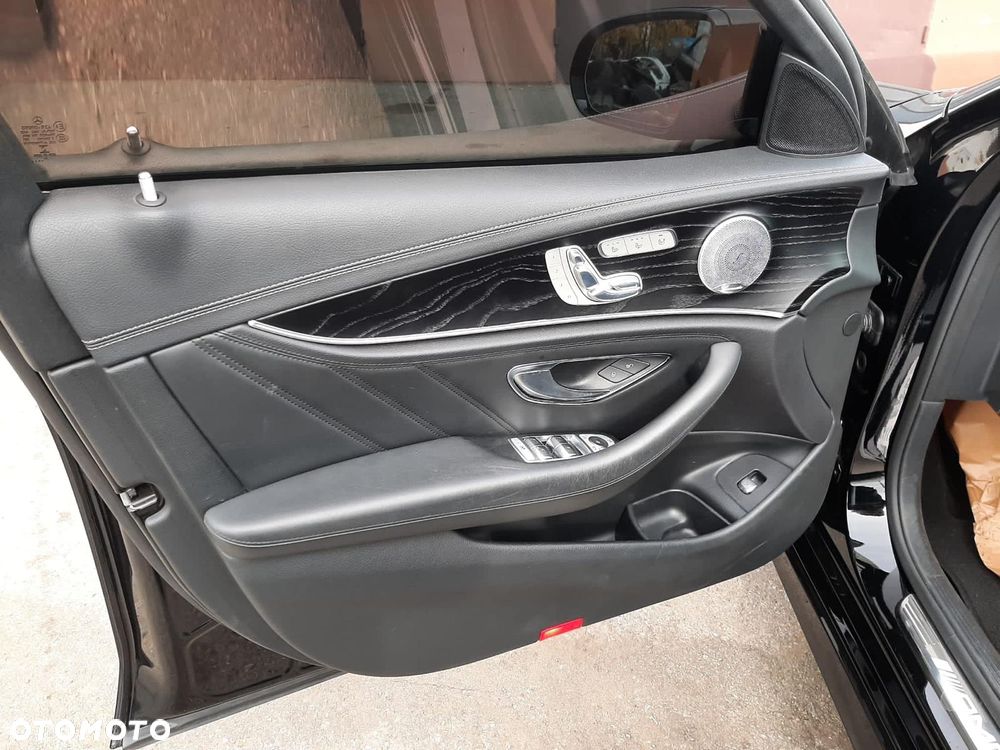 Mercedes-Benz Klasa E 43 AMG 4Matic 9G-TRONIC - 12