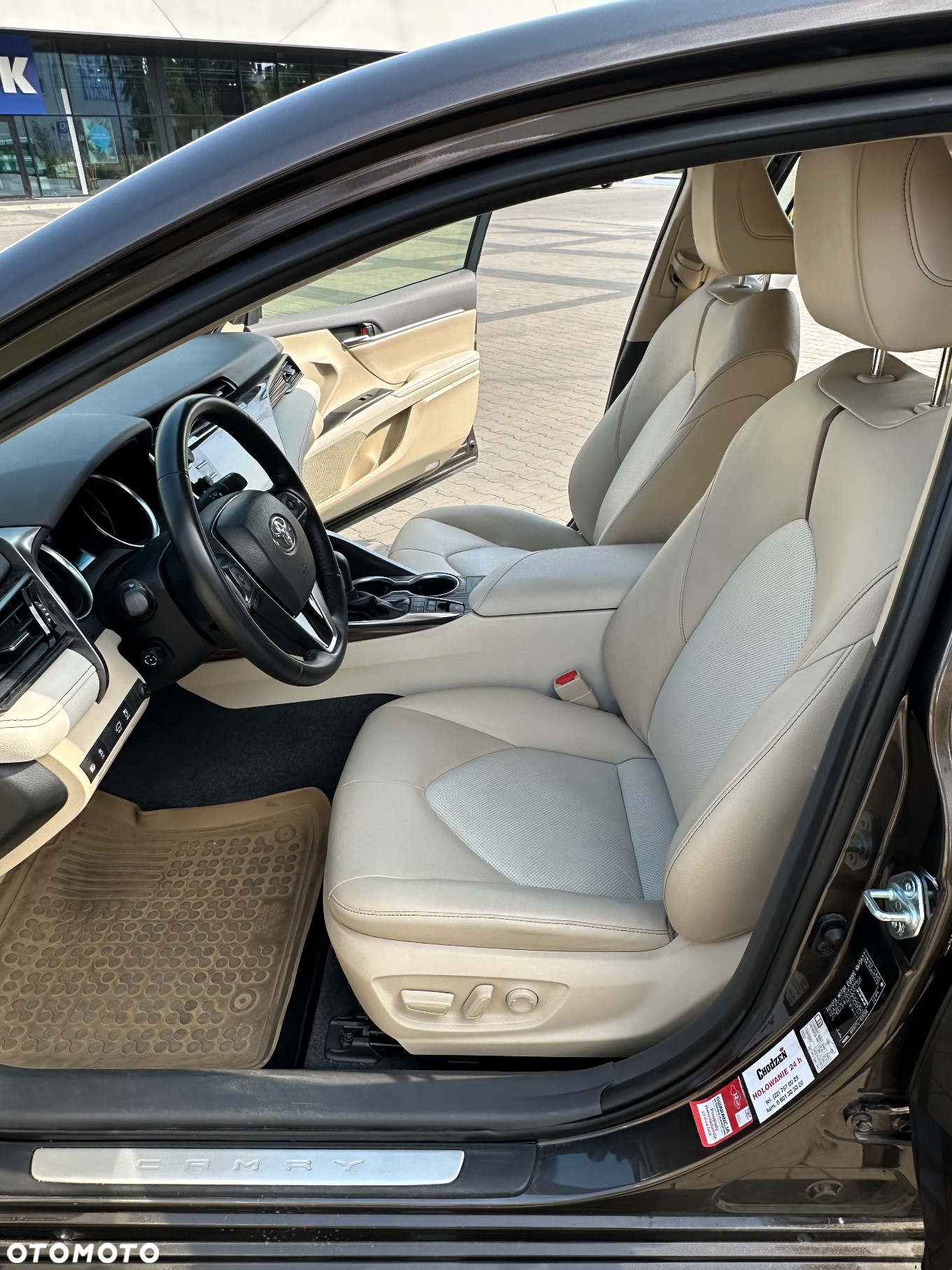 Toyota Camry 2.5 Hybrid Executive CVT - 4