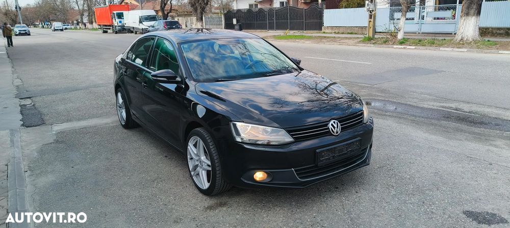 Volkswagen Jetta 1.6 TDI Blue Motion Technology Life - 12