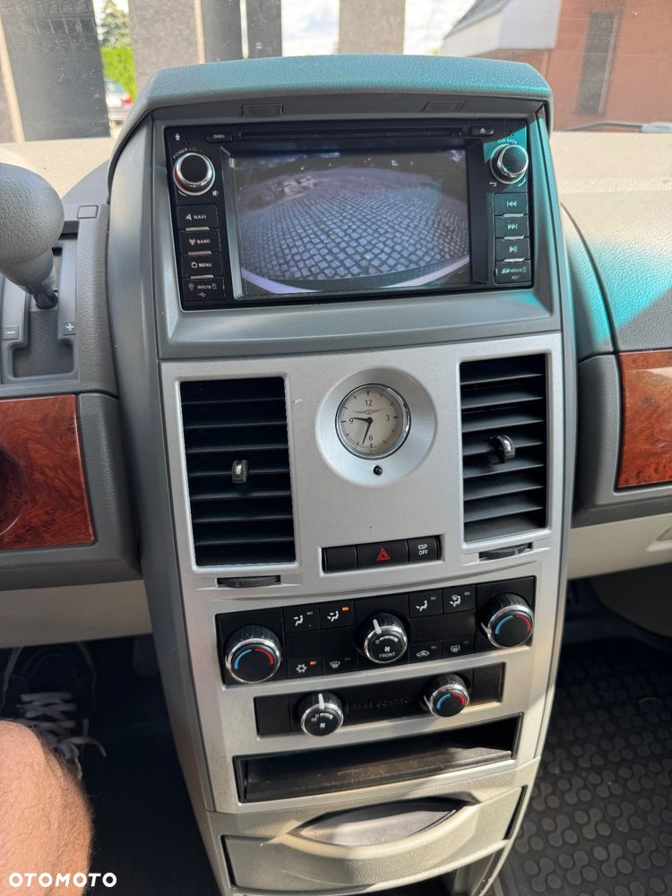 Chrysler Town & Country 3.3 LX - 9