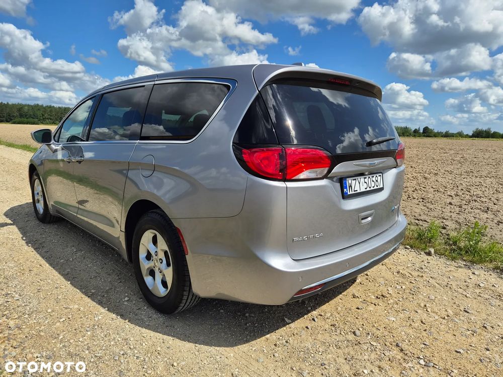 Chrysler Pacifica - 11