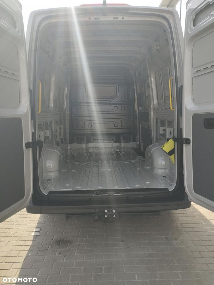 Volkswagen Crafter - 14