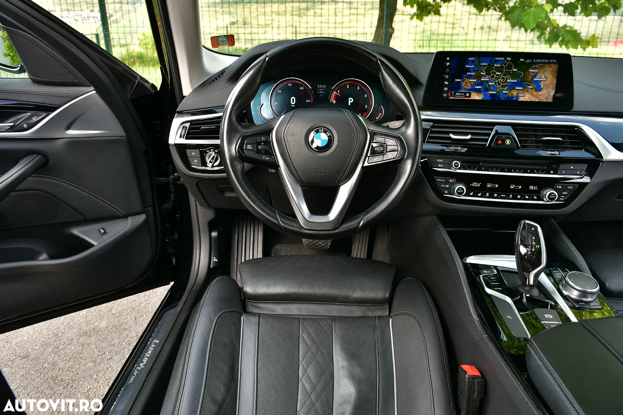 BMW Seria 5 520d Aut. Luxury Line - 25