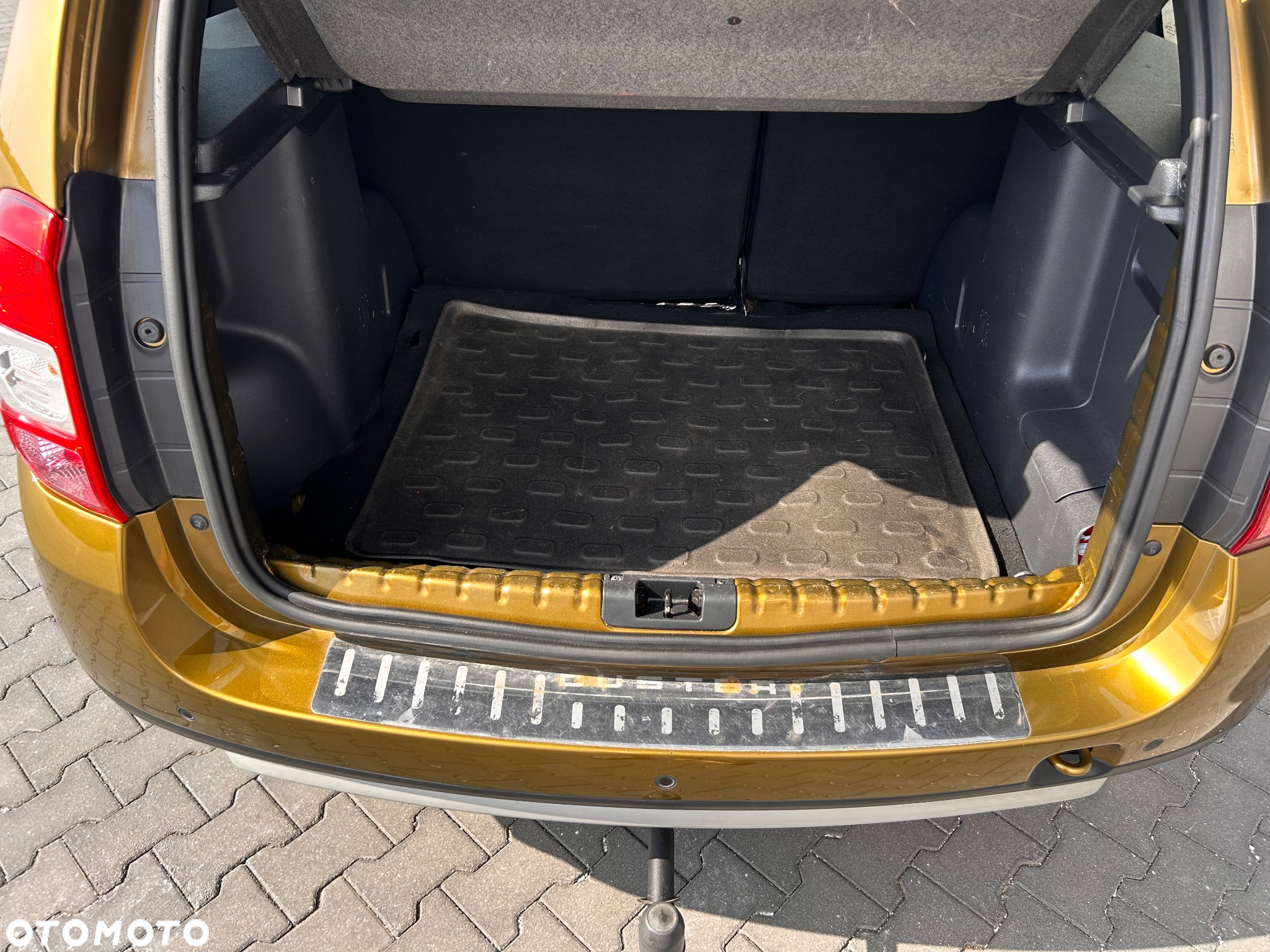 Dacia Duster 1.6 SCe Laureate S&S - 24