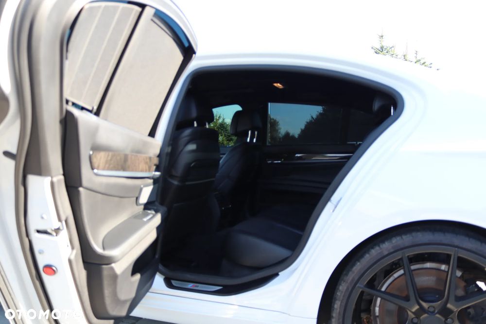 BMW Seria 7 750i - 17
