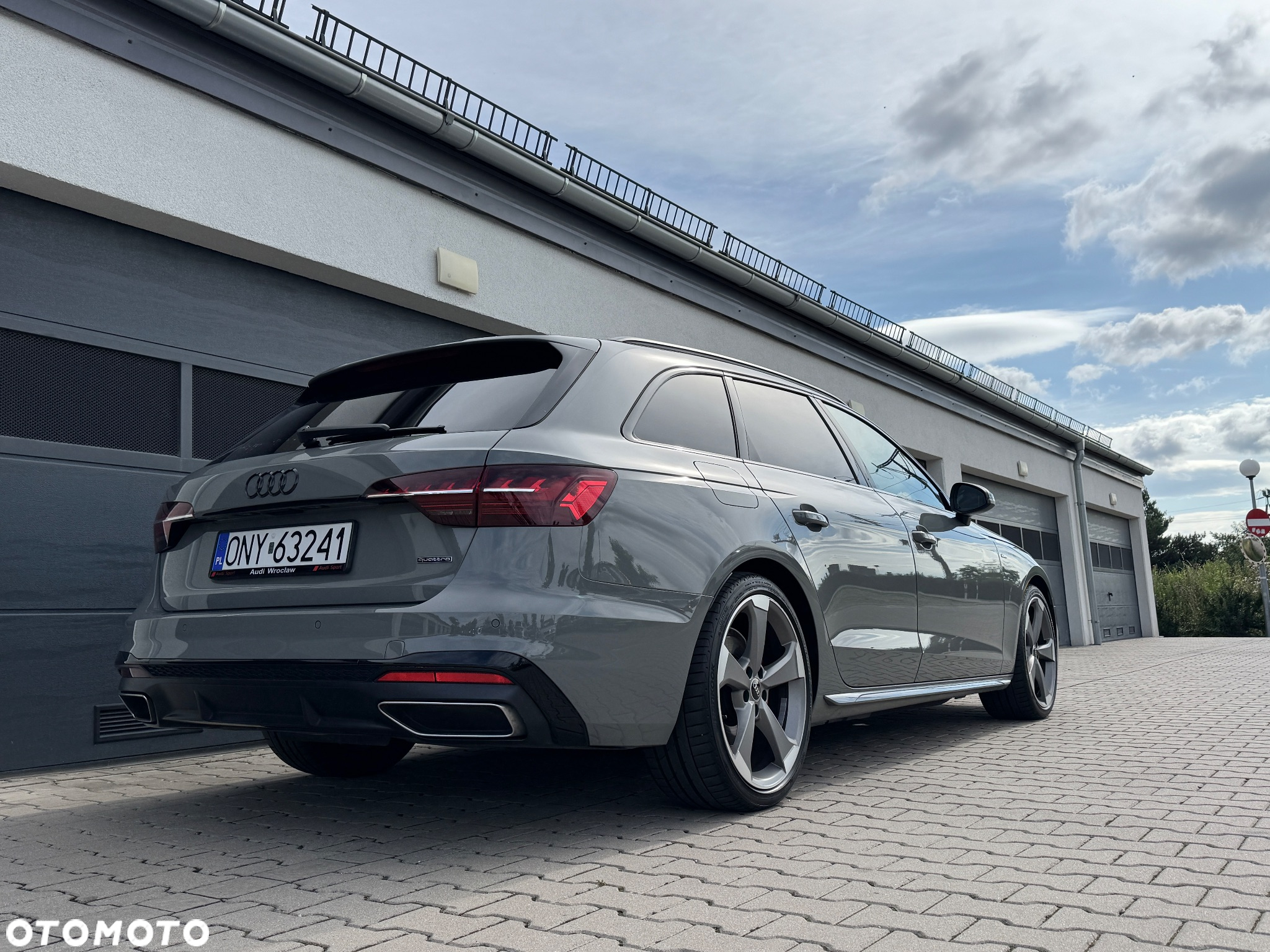 Audi A4 Avant 40 TDI quattro S tronic S line - 5