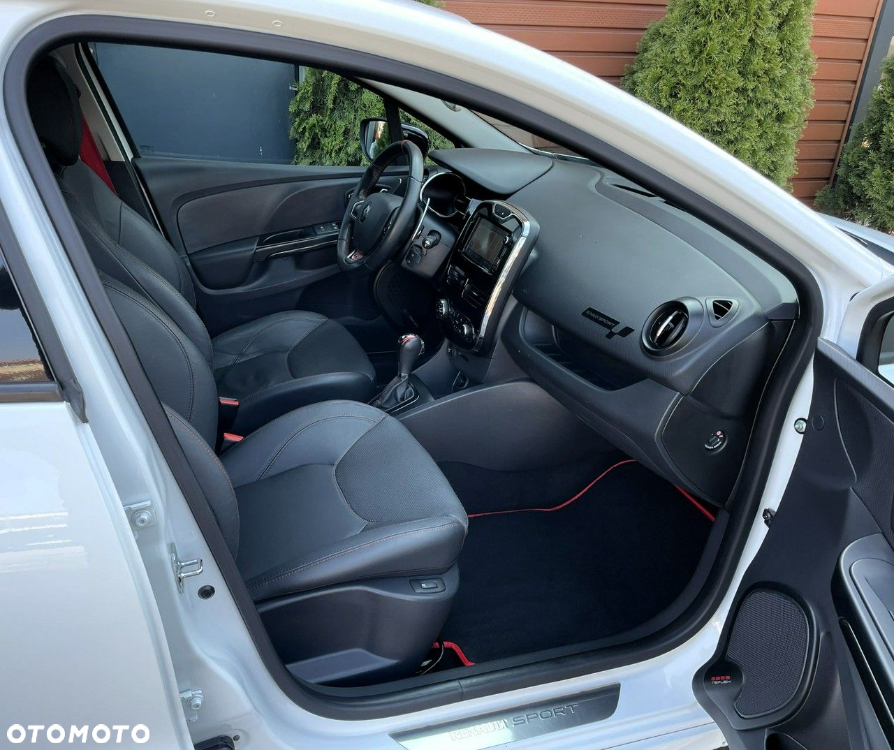 Renault Clio 1.6 R.S 200 EDC - 26