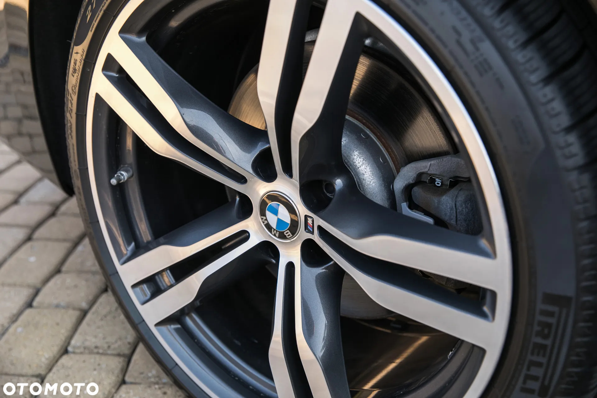 BMW Seria 7 750Li xDrive - 15
