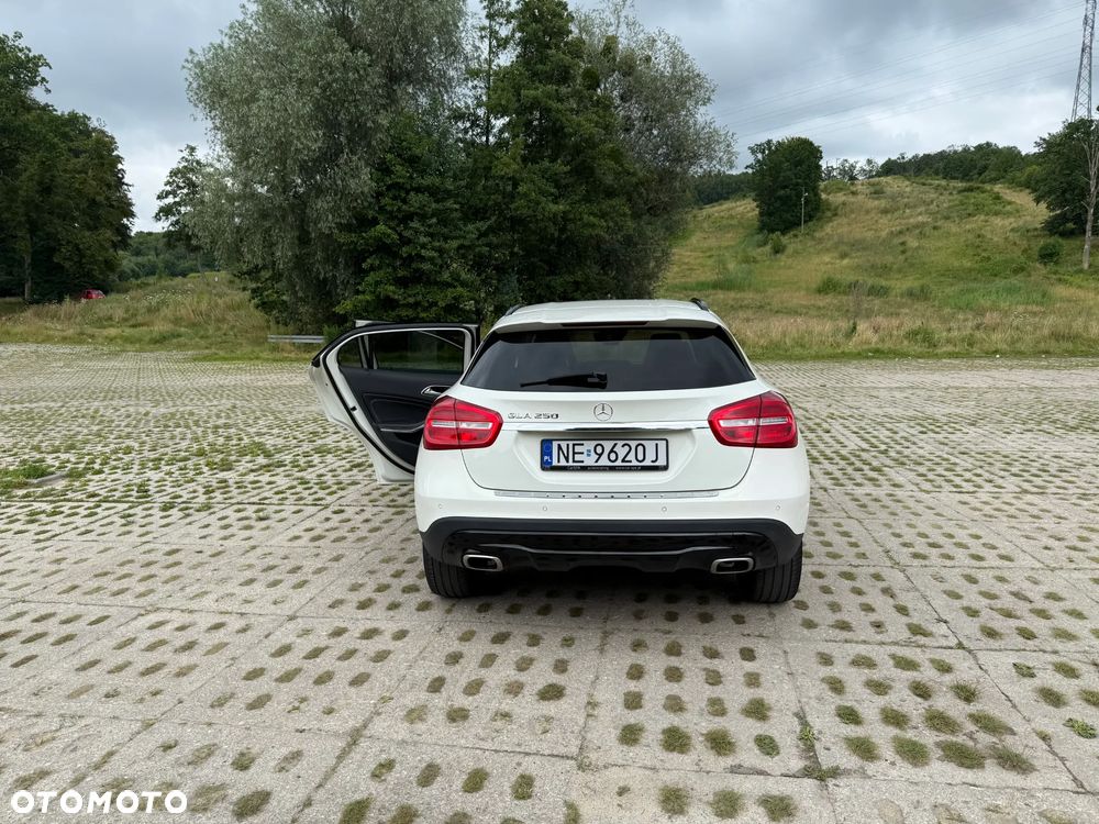 Mercedes-Benz GLA 250 7G-DCT - 3