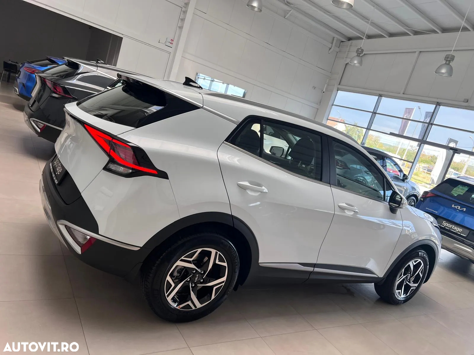 Kia Sportage 1.6 T-GDI MHEV 7DCT HP 4x2 Urban - 4
