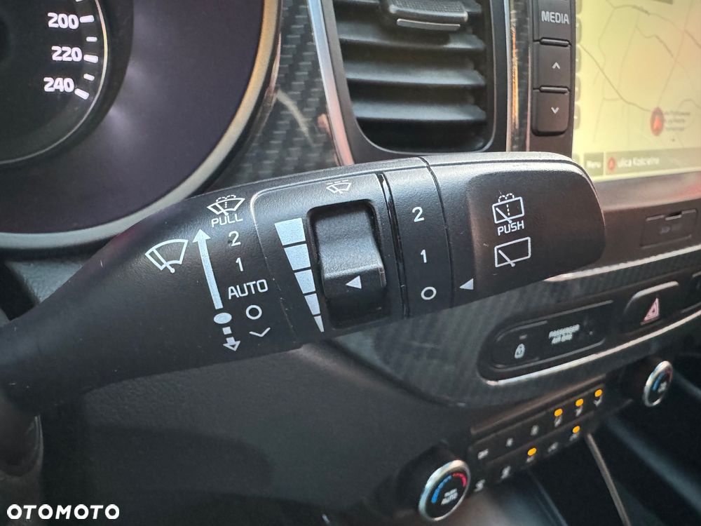 Kia Carens 1.7 CRDi 141 ISG Spirit - 24