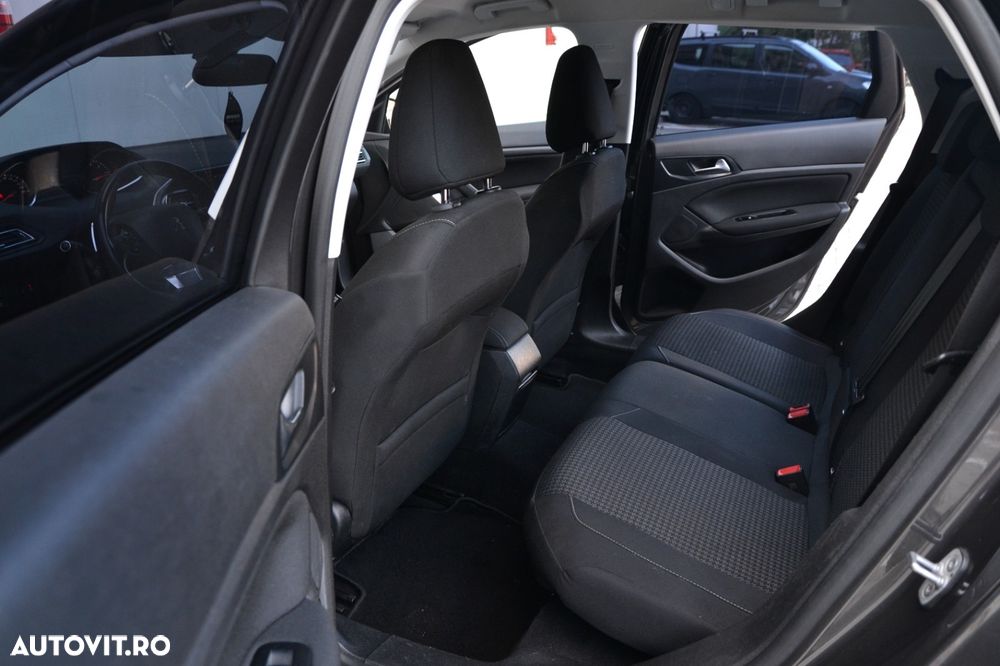 Peugeot 308 SW BlueHDi 130 EAT8 Allure - 20