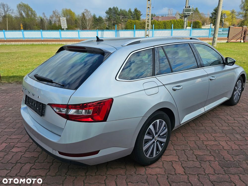 Skoda Superb 2.0 TDI SCR Style DSG - 5