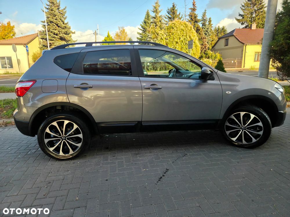 Nissan Qashqai 1.6 dCi 4 x 4 DPF Start/Stop tekna - 16
