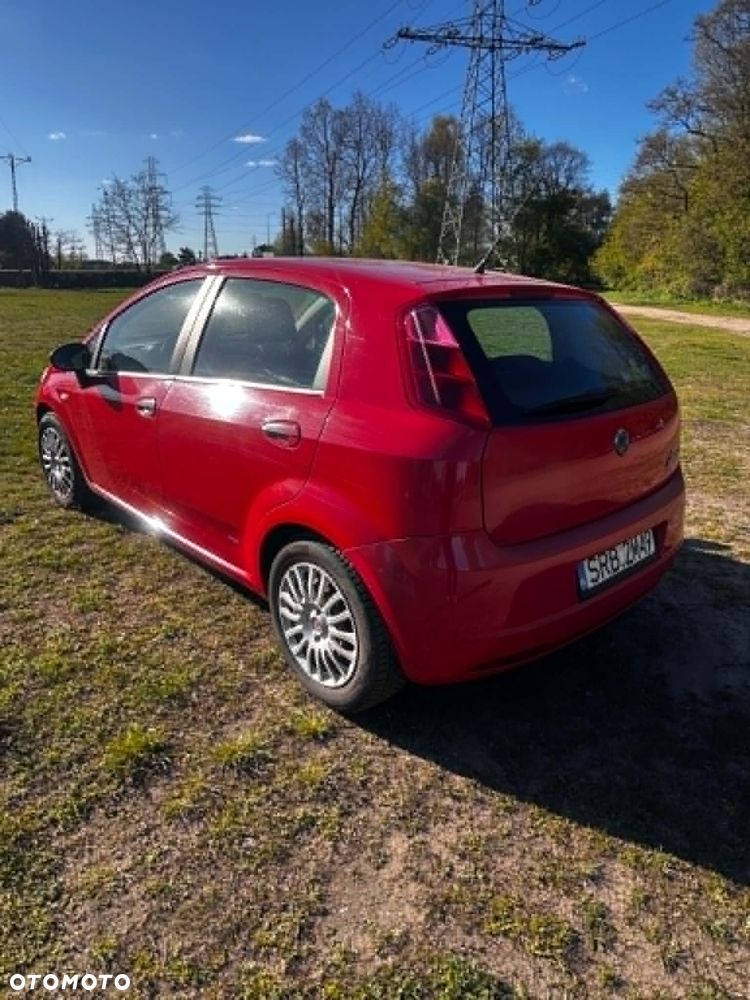 Fiat Grande Punto - 11