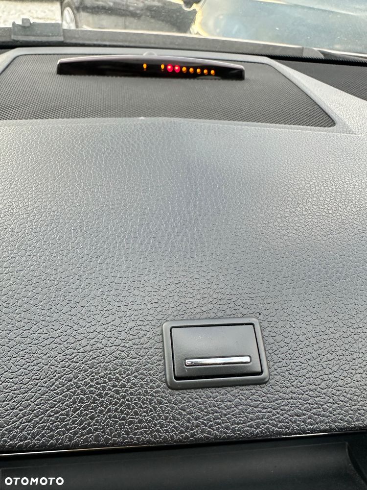 Mercedes-Benz Klasa C 180 Kompressor BlueEFFICIENCY Elegance - 10