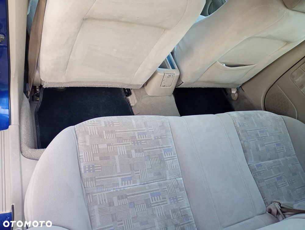 Honda Accord 1.8i LS - 13
