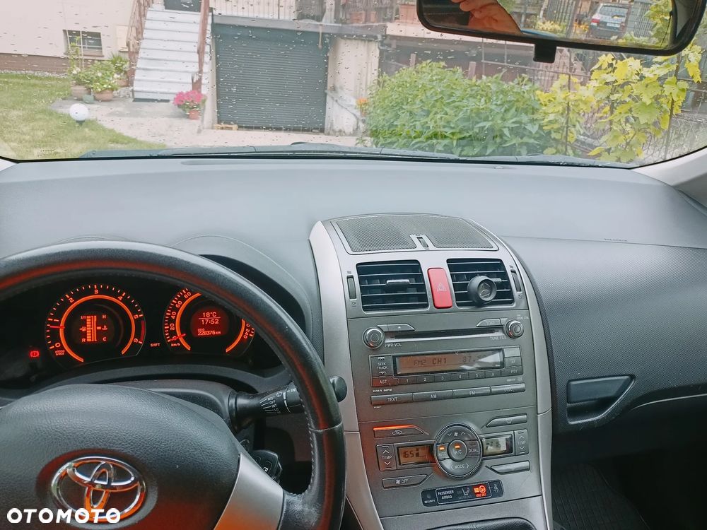 Toyota Auris 1.4 D-4D Luna - 3