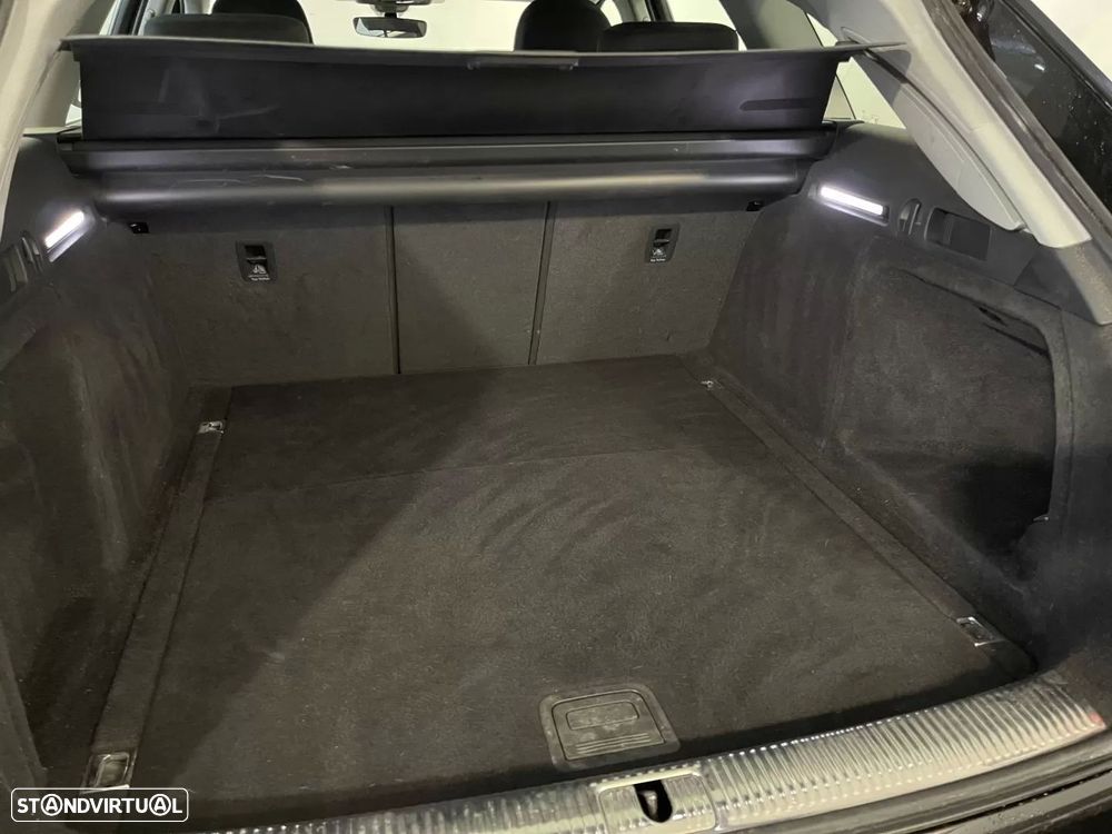 Audi A4 Avant 30 TDI S tronic - 37