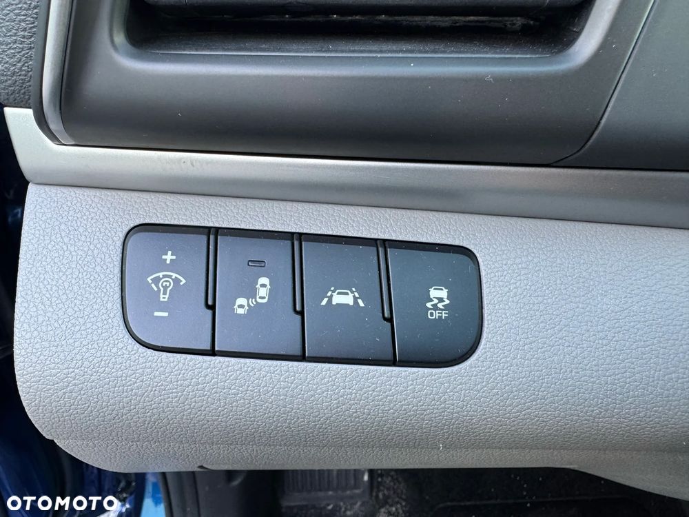 Hyundai Elantra - 10