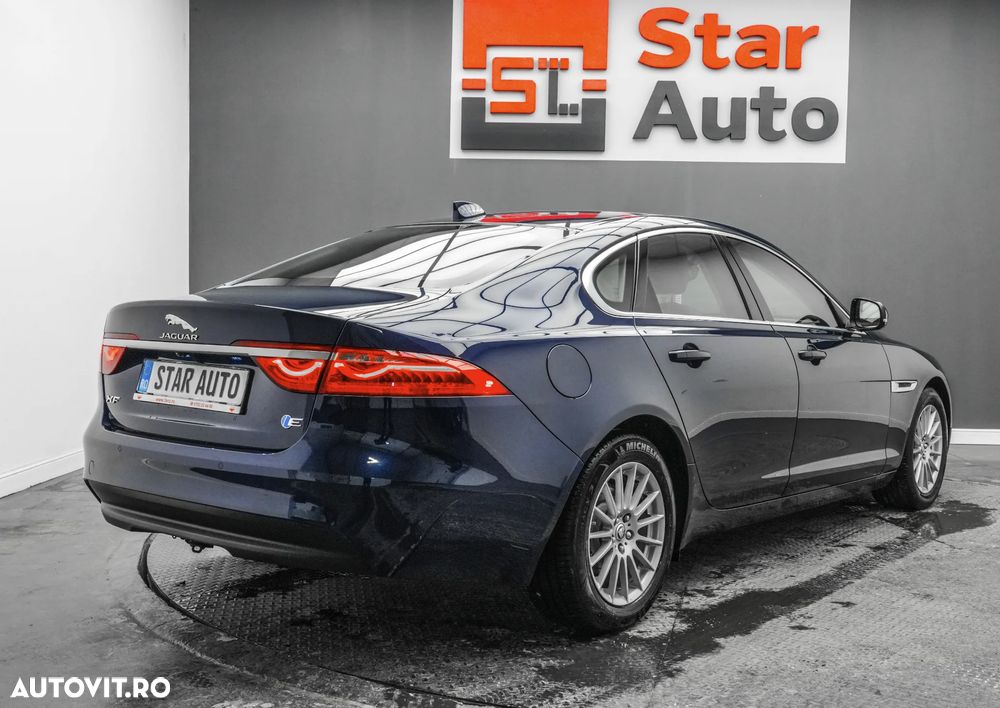 Jaguar XF 20d RWD E-Performance Pure - 6